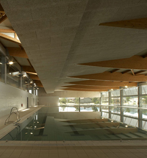 Piscina i poliesportiu