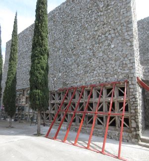 Actuació als blocs dels Nínxols al Cementiri de Montjuïc